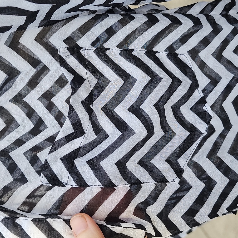Patterned Sheer Blouse - Picture 3 of 8